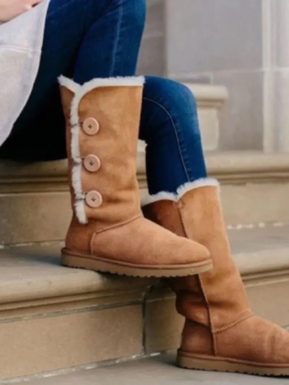 UGG BAILEY BUTTON TRIPLET CHESTNUT SUEDE MID CALF BOOTS Women’s sz 9 F19010G